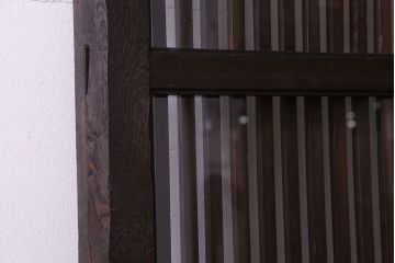 和製アンティーク　金具がアクセントのモダンな蔵戸(引き戸、建具、玄関戸)