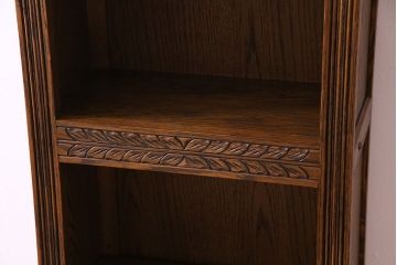 中古　old charm(オールドチャーム) シンプルな作りと細かな意匠が魅力のブックケース(本棚、書棚、飾り棚)