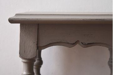 アンティーク雑貨　イギリスアンティーク　使い込まれた質感が魅力のペイント花台(飾り台、サイドテーブル)