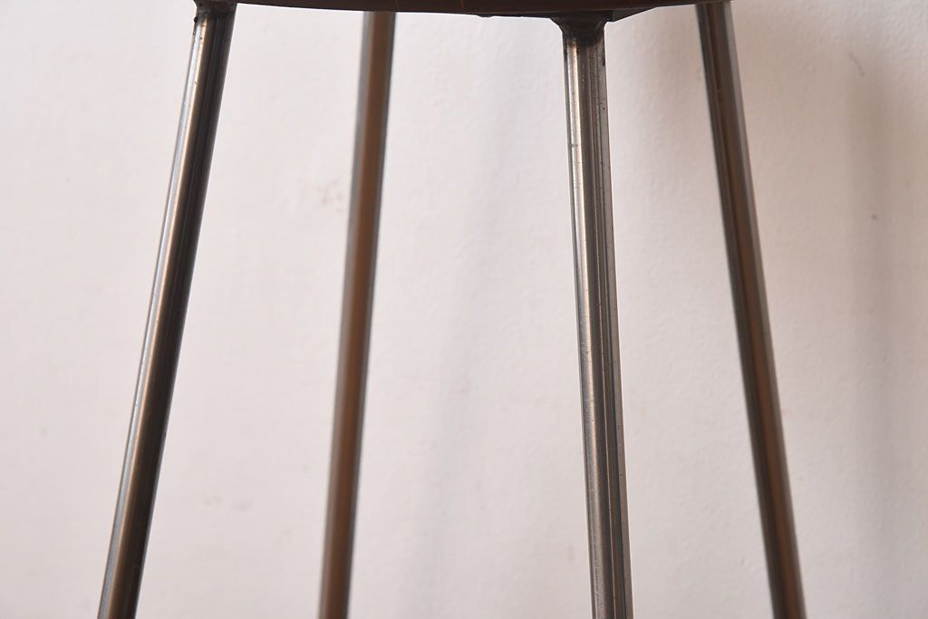 アンティーク雑貨　ラフジュ工房オリジナル　シンプルな細身の鉄脚が魅力の丸スツール(椅子、チェア)