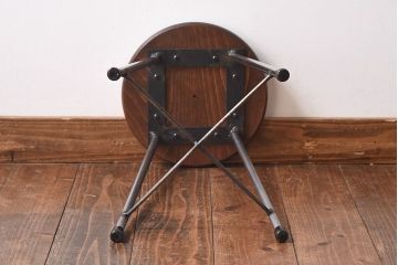 アンティーク雑貨　ラフジュ工房オリジナル　シンプルな細身の鉄脚が魅力の丸スツール(椅子、チェア)