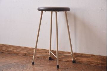 アンティーク雑貨　ラフジュ工房オリジナル　ナチュラルペイントが愛らしい鉄脚丸スツール(椅子、チェア)(1)