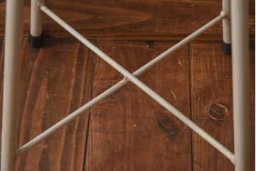 アンティーク雑貨　ラフジュ工房オリジナル　ナチュラルペイントが愛らしい鉄脚丸スツール(椅子、チェア)(1)