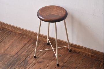 アンティーク雑貨　ラフジュ工房オリジナル　ナチュラルペイントが愛らしい鉄脚丸スツール(椅子、チェア)(2)