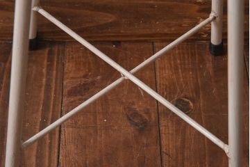 アンティーク雑貨　ラフジュ工房オリジナル　ナチュラルペイントが愛らしい鉄脚丸スツール(椅子、チェア)(2)