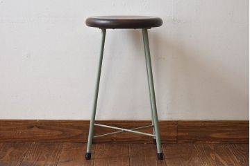 アンティーク雑貨　ラフジュ工房オリジナル　ナチュラルペイントが愛らしい鉄脚丸スツール(椅子、チェア)