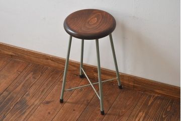 アンティーク雑貨　ラフジュ工房オリジナル　ナチュラルペイントが愛らしい鉄脚丸スツール(椅子、チェア)