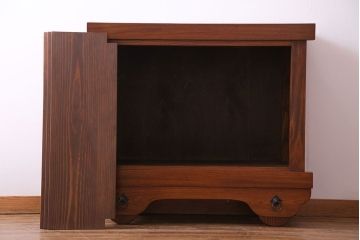 ビンテージ家具　ビンテージ　国産手造り　木肌のあたたかみが魅力のケヤキ製車箪笥(帳場箪笥、戸棚)