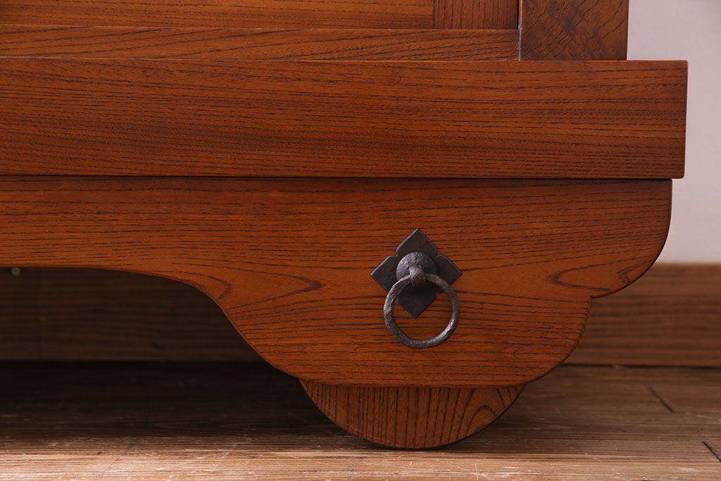 ビンテージ家具　ビンテージ　国産手造り　木肌のあたたかみが魅力のケヤキ製車箪笥(帳場箪笥、戸棚)