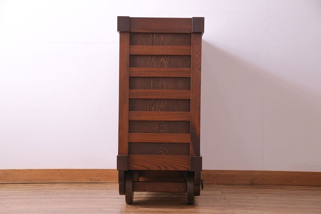 ビンテージ家具　ビンテージ　国産手造り　木肌のあたたかみが魅力のケヤキ製車箪笥(帳場箪笥、戸棚)