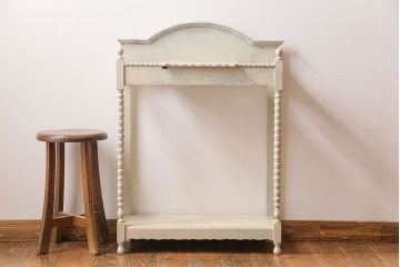 アンティーク雑貨　ペイント家具　イギリスアンティーク　エレガントなデザインの小物入れ付き傘立て(花台、サイドテーブル、飾り台)(R-028498)