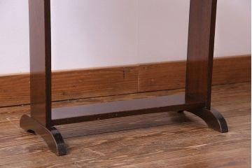 アンティーク家具　イギリスアンティーク　コンパクトに畳める回転式バタフライテーブル(サイドテーブル)