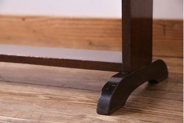 アンティーク家具　イギリスアンティーク　コンパクトに畳める回転式バタフライテーブル(サイドテーブル)