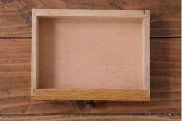 アンティーク家具　イギリスアンティーク　オーク材　小振りのサイズがうれしいライティングビューロー(デスク、ワークデスク、サイドチェスト)