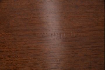 アンティーク家具　イギリスアンティーク　オーク材　小振りのサイズがうれしいライティングビューロー(デスク、ワークデスク、サイドチェスト)