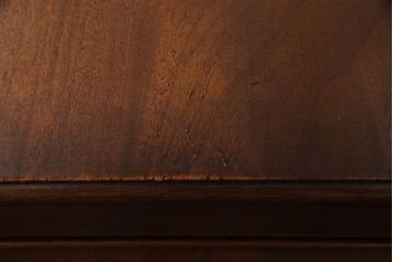 アンティーク家具　イギリスアンティーク　ウォールナットの杢目が美しい小振りのライティングビューロー(ワークデスク、在宅ワーク、在宅用、サイドチェスト)