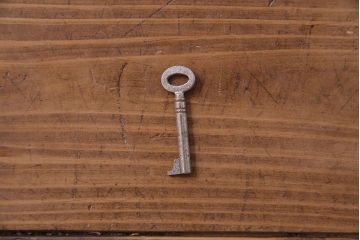 アンティーク家具　イギリスアンティーク　ウォールナットの杢目が美しい小振りのライティングビューロー(ワークデスク、在宅ワーク、在宅用、サイドチェスト)