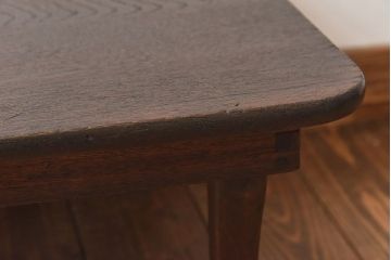 レトロ家具　昭和レトロ　栓材　力強い木目と深い色合いの角ちゃぶ台(座卓、ローテーブル)