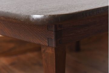 レトロ家具　昭和レトロ　栓材　力強い木目と深い色合いの角ちゃぶ台(座卓、ローテーブル)