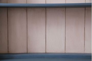 ペイント家具　飾り棚がおしゃれなイギリスビンテージの食器棚(収納棚、戸棚、キャビネット)