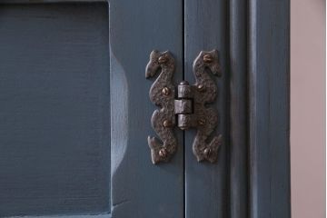 ペイント家具　飾り棚がおしゃれなイギリスビンテージの食器棚(収納棚、戸棚、キャビネット)