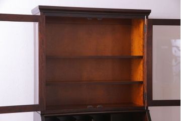 中古　北海道民芸家具　上品な雰囲気漂うビューローブックケース(ライティングビューロー、机、本箱、収納棚)(定価約49万円)