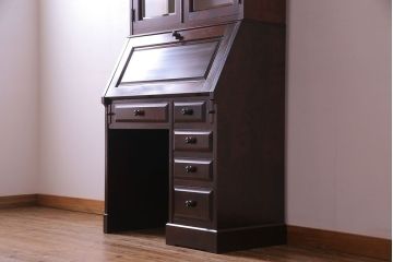 中古　北海道民芸家具　上品な雰囲気漂うビューローブックケース(ライティングビューロー、机、本箱、収納棚)(定価約49万円)