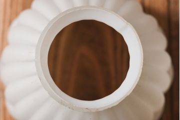 ブラケットのデザインが上品なウォールランプ(壁掛け照明、ライト)