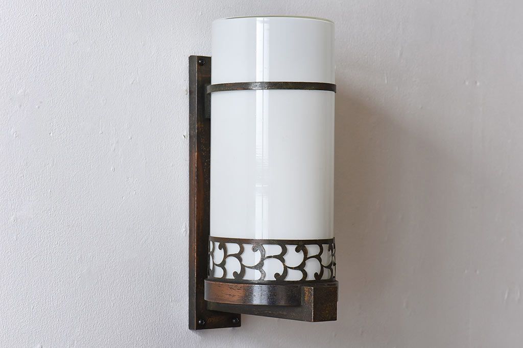 昭和レトロ　上品さを醸し出すブラケットのウォールランプ(壁掛け照明、ライト)