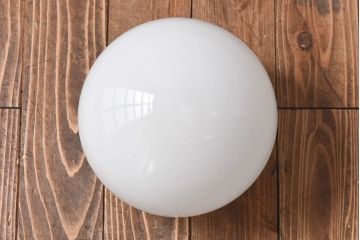 すっきりとして可愛らしい球型ガラス天井照明(ペンダントライト、吊り下げ照明)