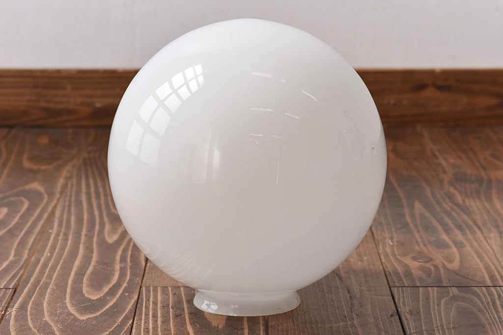 すっきりとして可愛らしい球型ガラス天井照明(ペンダントライト、吊り下げ照明)