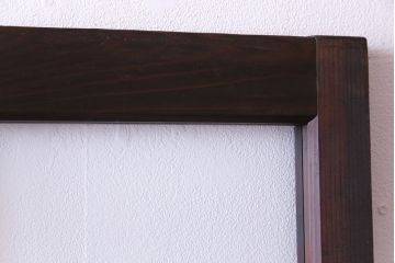 木目が味わいを醸し出すスリムなガラス戸(引き戸、格子戸)