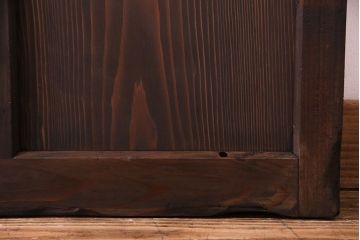 木目が味わいを醸し出すスリムなガラス戸(引き戸、格子戸)