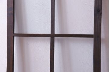 木目が味わいを醸し出すスリムなガラス戸(引き戸、格子戸)