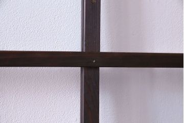 木目が味わいを醸し出すスリムなガラス戸(引き戸、格子戸)