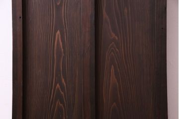 木目が味わいを醸し出すスリムなガラス戸(引き戸、格子戸)