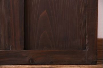 木目が味わいを醸し出すスリムなガラス戸(引き戸、格子戸)