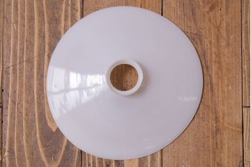 昭和レトロ　清潔感のある白ガラスが魅力のシンプルなペンダントライト(天井照明、吊り下げ照明)(2)