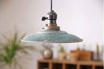 ビンテージ　古びた風合いが渋いアルミシェードのペンダントライト(天井照明、吊り下げ照明)