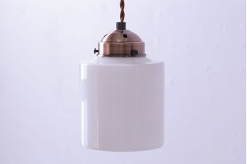 昭和中期　レトロな筒形シェードが愛らしいペンダントライト(天井照明、吊り下げ照明)(1)