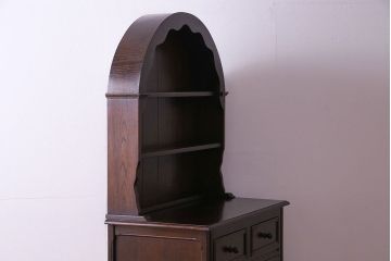 ヴィンテージ家具　イギリスビンテージ　オーク材　素朴な雰囲気漂うカップボード(食器棚、収納棚)(1)