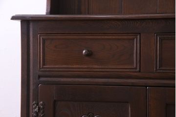 ヴィンテージ家具　イギリスビンテージ　オーク材　素朴な雰囲気漂うカップボード(食器棚、収納棚)(1)