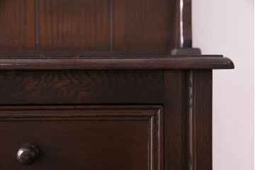 ヴィンテージ家具　イギリスビンテージ　オーク材　素朴な雰囲気漂うカップボード(食器棚、収納棚)(1)