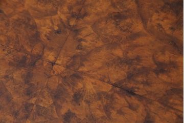 アンティーク家具　イギリスアンティーク　杢目と上品なデザインが美しいネストテーブル(サイドテーブル、カフェテーブル)