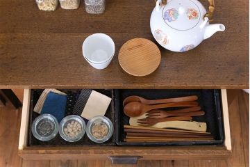 レトロ家具　昭和レトロ　ノスタルジックな引き出し付きデスク(平机、在宅ワーク、在宅用サイドテーブル)