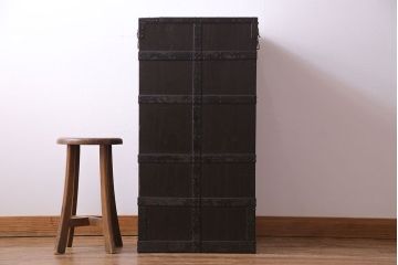 アンティーク家具　和製アンティーク　希少品!重厚な帯金具が印象的なかくし付き帳場箪笥(行商箪笥、船箪笥)