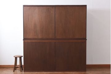 レトロ家具　銀モールガラスがレトロな雰囲気を高める重ね食器棚(水屋収納棚、戸棚)