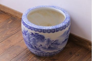 アンティーク雑貨　和製アンティーク　山水図　陽刻が美しい瀬戸火鉢(鉢カバー)