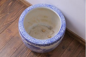 アンティーク雑貨　和製アンティーク　山水図　陽刻が美しい瀬戸火鉢(鉢カバー)