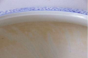 アンティーク雑貨　和製アンティーク　山水図　陽刻が美しい瀬戸火鉢(鉢カバー)
